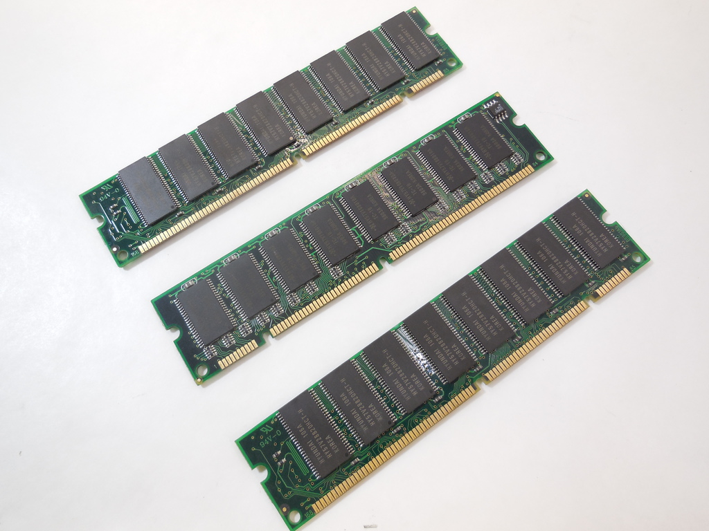 Оперативная память DIMM SDRAM 256Mb PC100 / PC133 - Pic n 249305