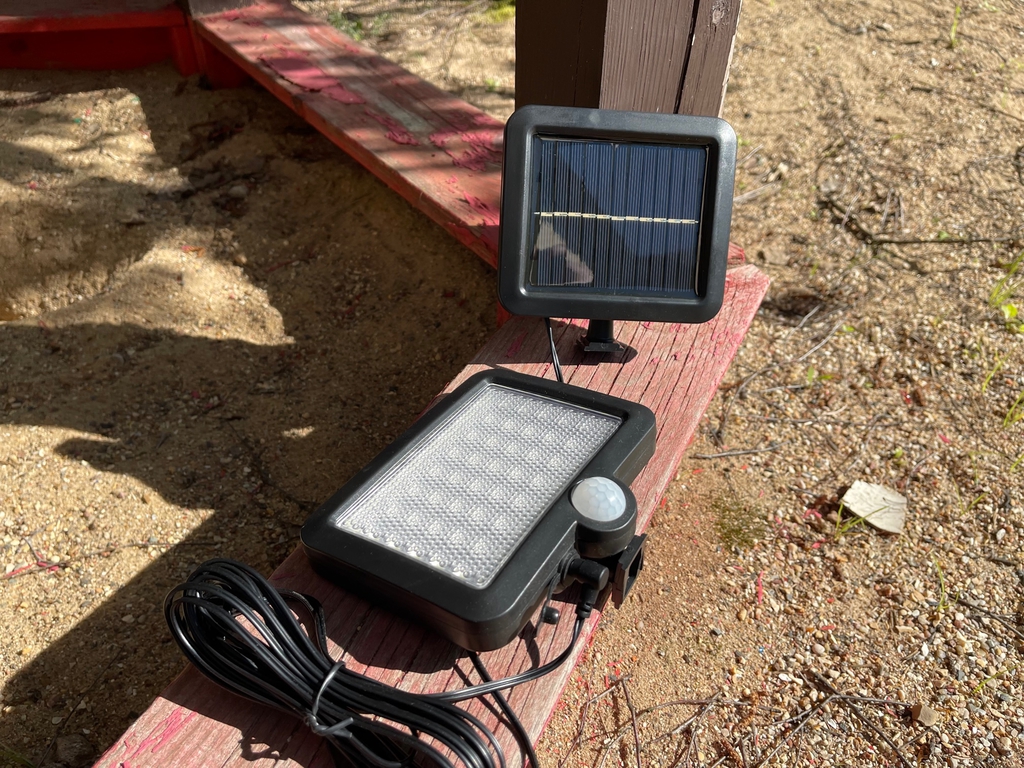 Светодиодный уличный прожектор на солнечных батаре - Pic n 279537