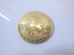 Сувенирный Bitcoin монета позолоченная - Pic n 269413