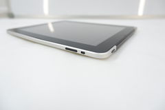 Планшет Apple iPad 1 64GB WiFi + 3G - Pic n 280930